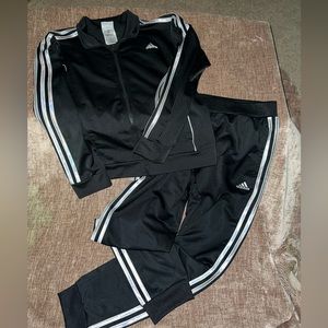 Kids adidas track suit